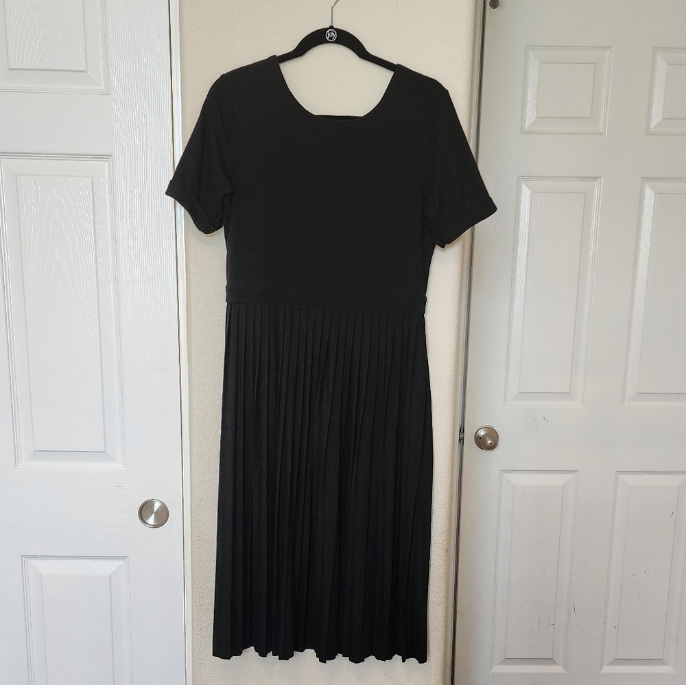 Black Pleated Inherit Dress L